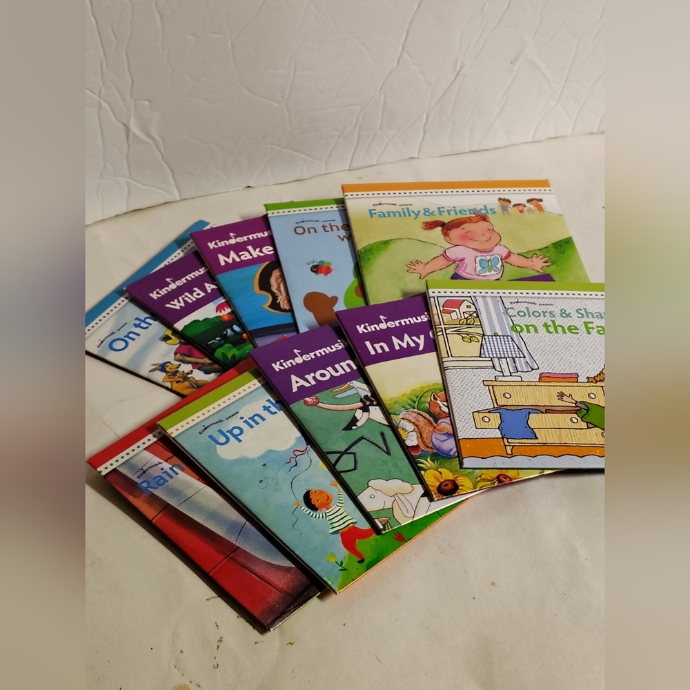 Kindermusik Lot Of 10 CD's Educational Children's Music 2015/2018 Over 250 Songs
